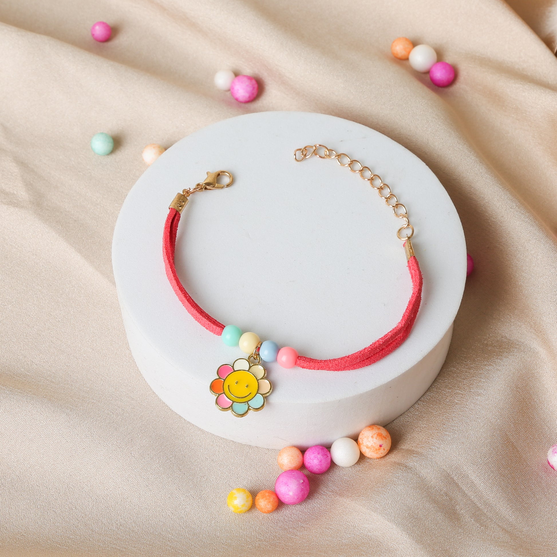 Introducing our adorable Rainbow Sunshine Kids Bracelet! Discover our charming Peppa Pig Kids Bracelet, designed for little fans of the flowers. It is handmade with soft fabric and a secure clasp. Its vibrant colors and durable design make it a must-have accessory for any nature lover. Suitable for all seasons, this bracelet is a delightful gift for your little sunshines!